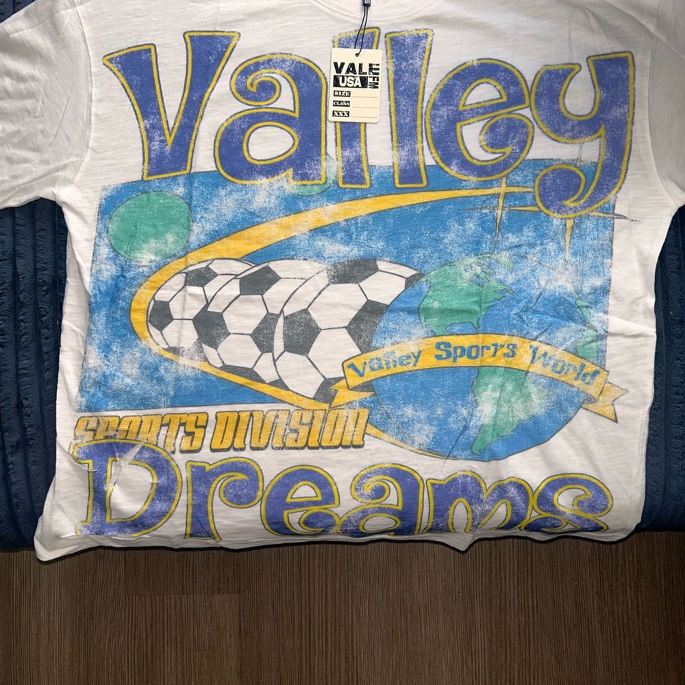 Valley Sports Graphic T-Shirt